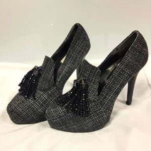 Vera Wang size 6 heels